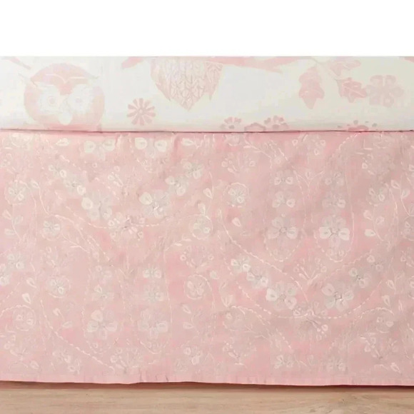 POTTERY BARN BABY Kids CRIB SKIRT MCKENNA VELVET CRIB SKIRT PINK NEW - Picture 1 of 4